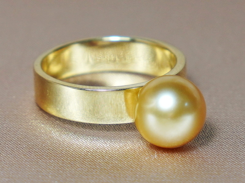 Dél-tengeri gyöngygyűrű elegans